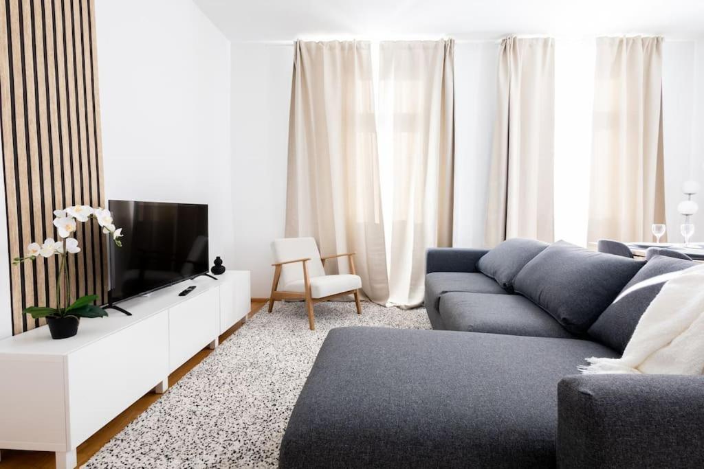 Orestaliving- 3Br On The Daube Canal/Friedensbruecke เวียนนา ภายนอก รูปภาพ