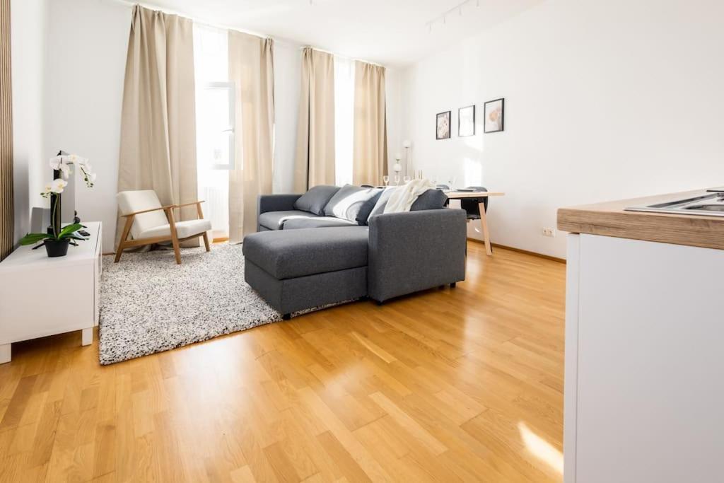 Orestaliving- 3Br On The Daube Canal/Friedensbruecke เวียนนา ภายนอก รูปภาพ